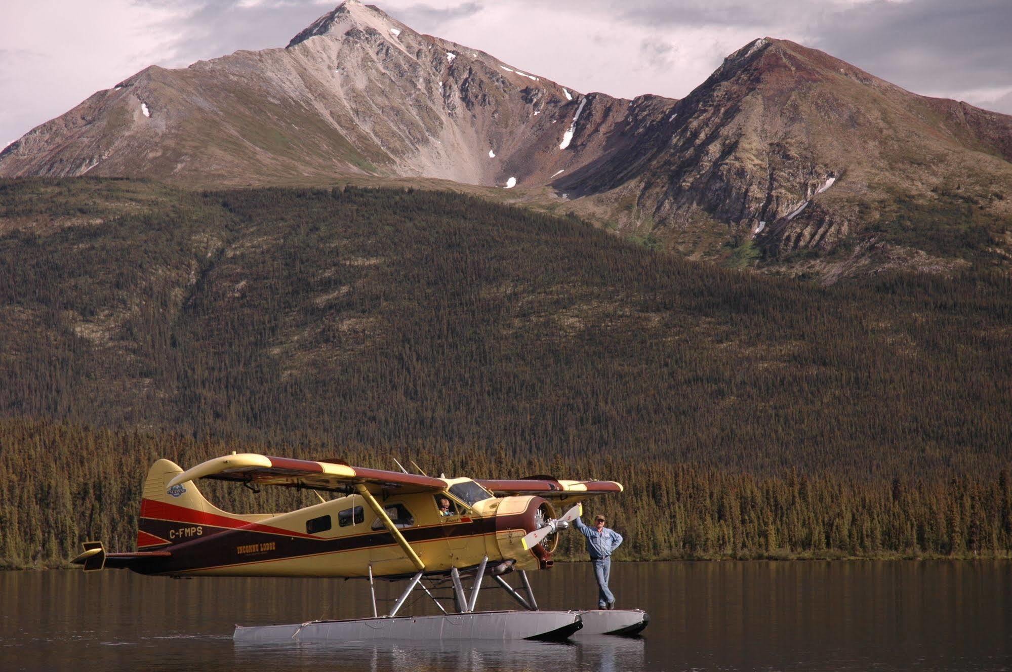 Inconnu Lodge Mcevoy Lake Exterior foto