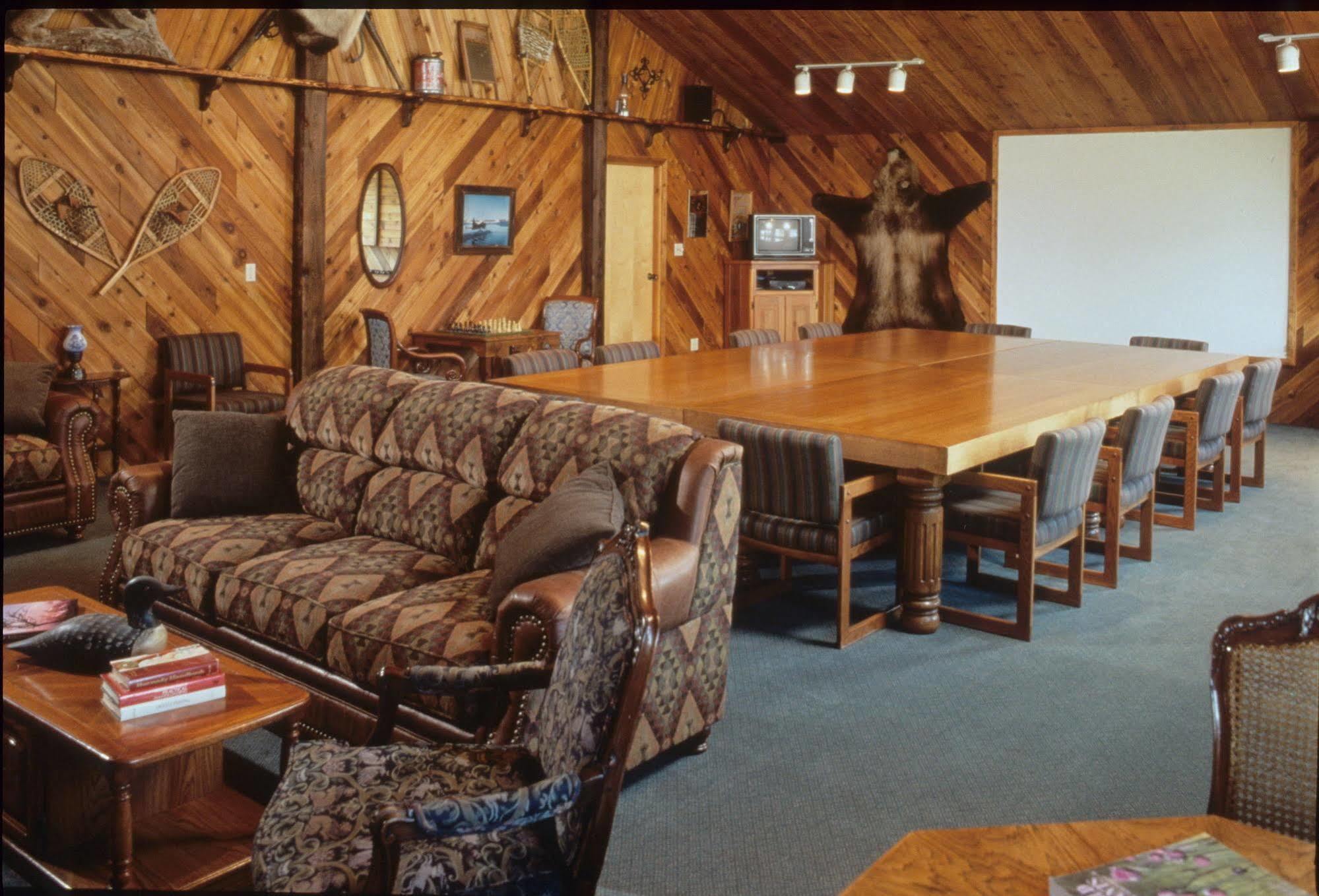Inconnu Lodge Mcevoy Lake Exterior foto